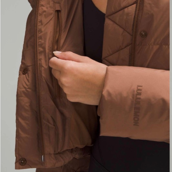 Lululemon Wunder Puff Super-Cropped Jacket
Roasted Brown - Picture 5 of 10